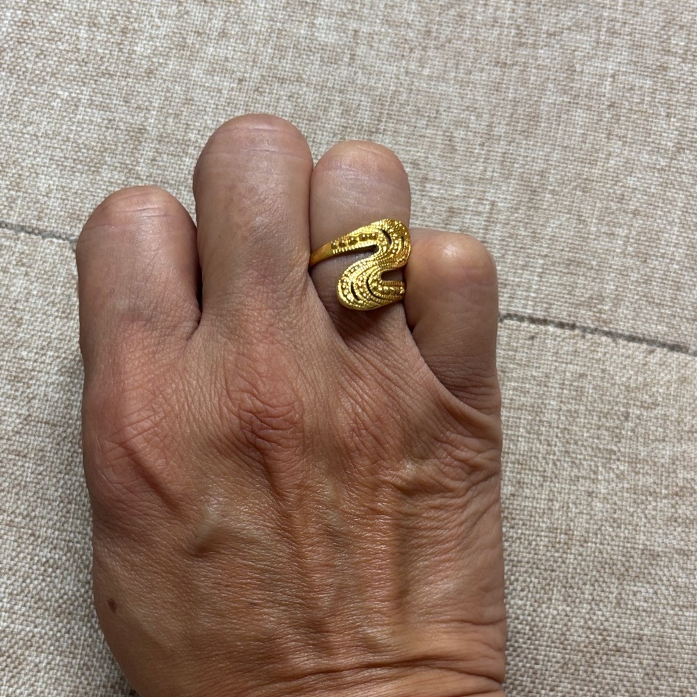 Elegant Gold Ring
